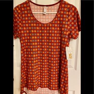 NEW LuLaRoe Classic T-Shirt Red Blue Geometric Print Polyester-blend Size 2-4